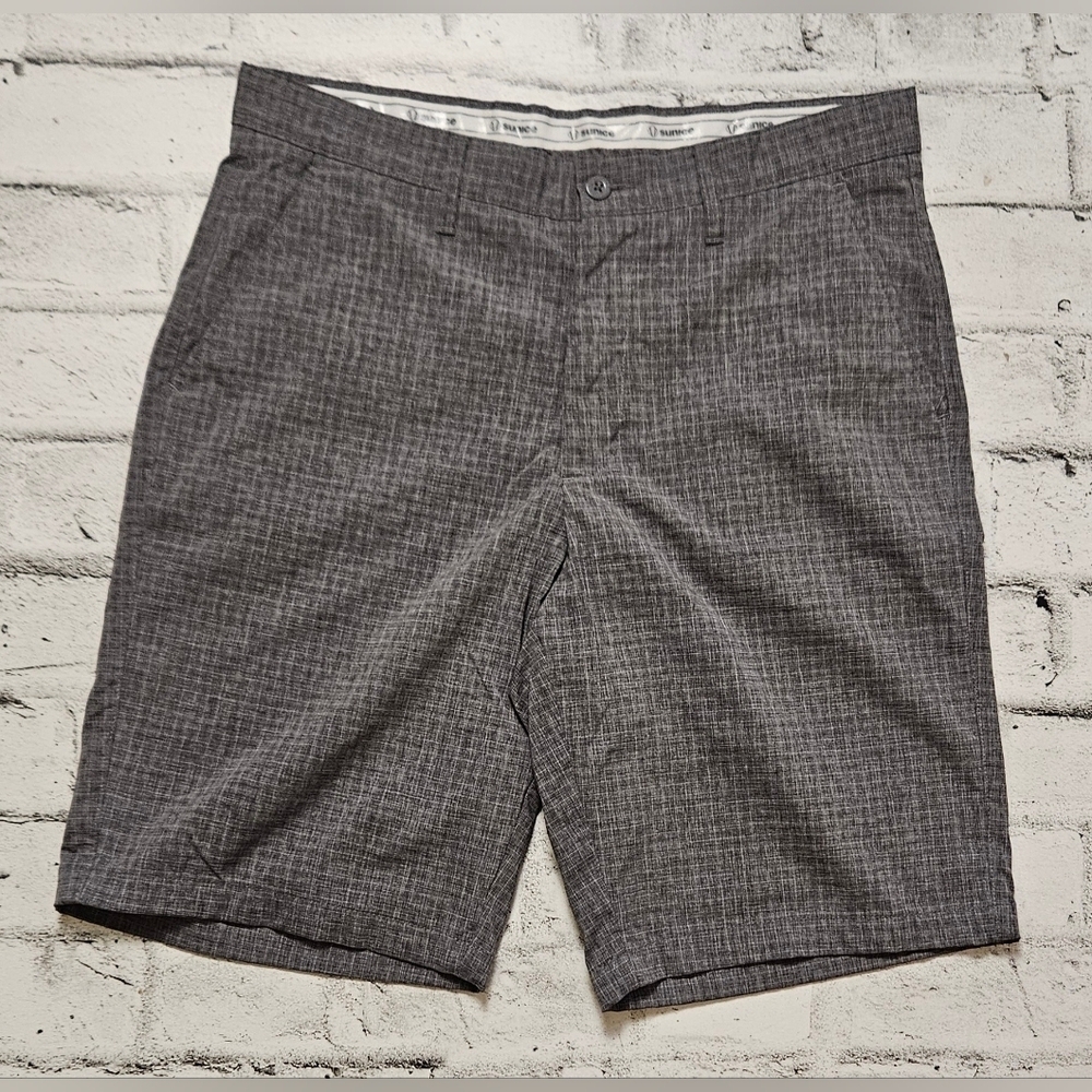 Sunice Gray Check Golf Shorts Mens Size 32 Performance Flat Front